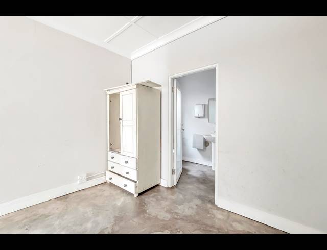 329M² BUSINESS FOR SALE IN GREENSIDE